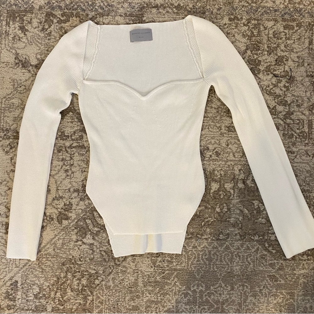 Modern citizen Ribbed sweetheart neck sweater